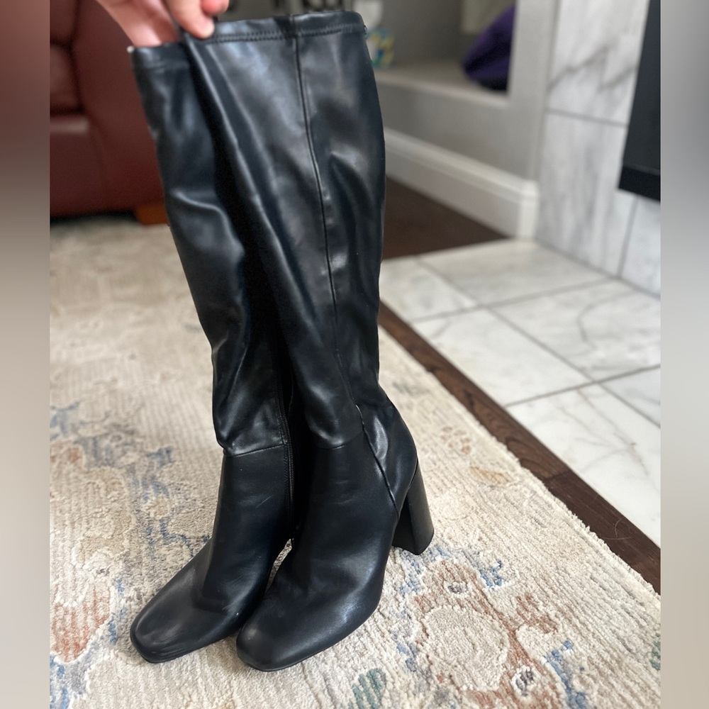 Elegant Black Leather Knee-High Boots